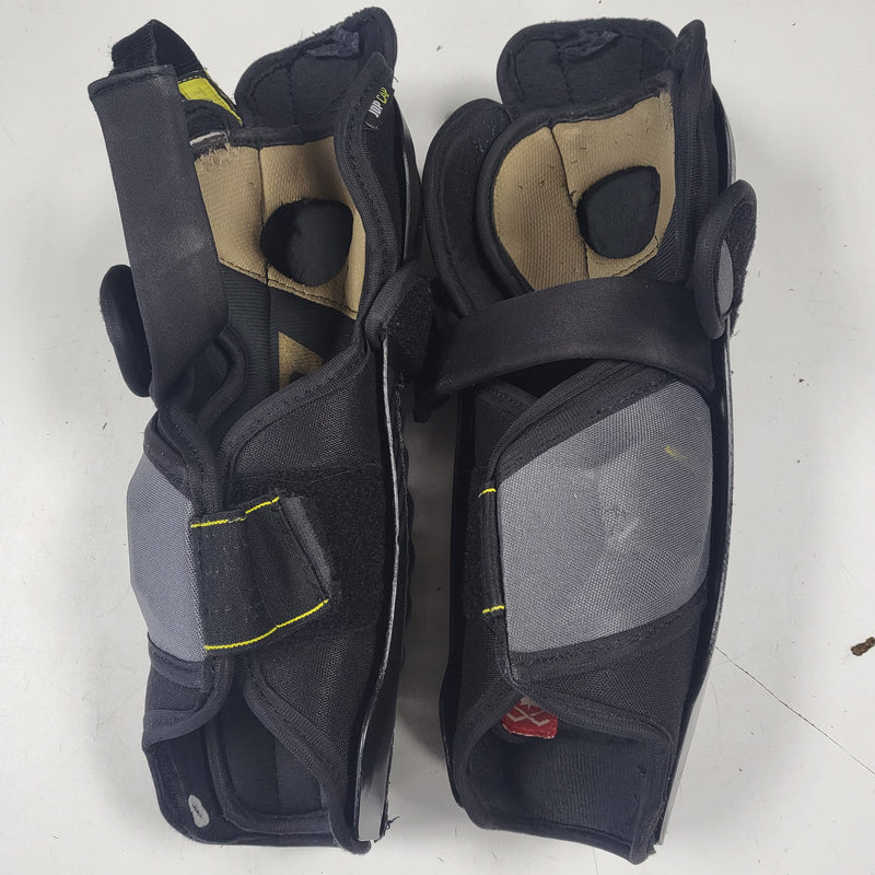 Load image into Gallery viewer, Used CCM Tacks Vector Plus Shin Guards - Size: 11"
