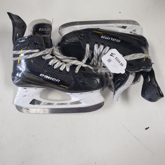 Used Bauer Supreme M5 Pro Hockey Skates Jr. Size 4.5 fit 2