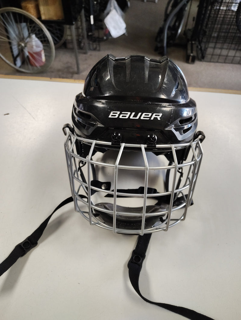 Load image into Gallery viewer, Used Bauer RE-AKT 55 Hockey Helmet Combo S/P

