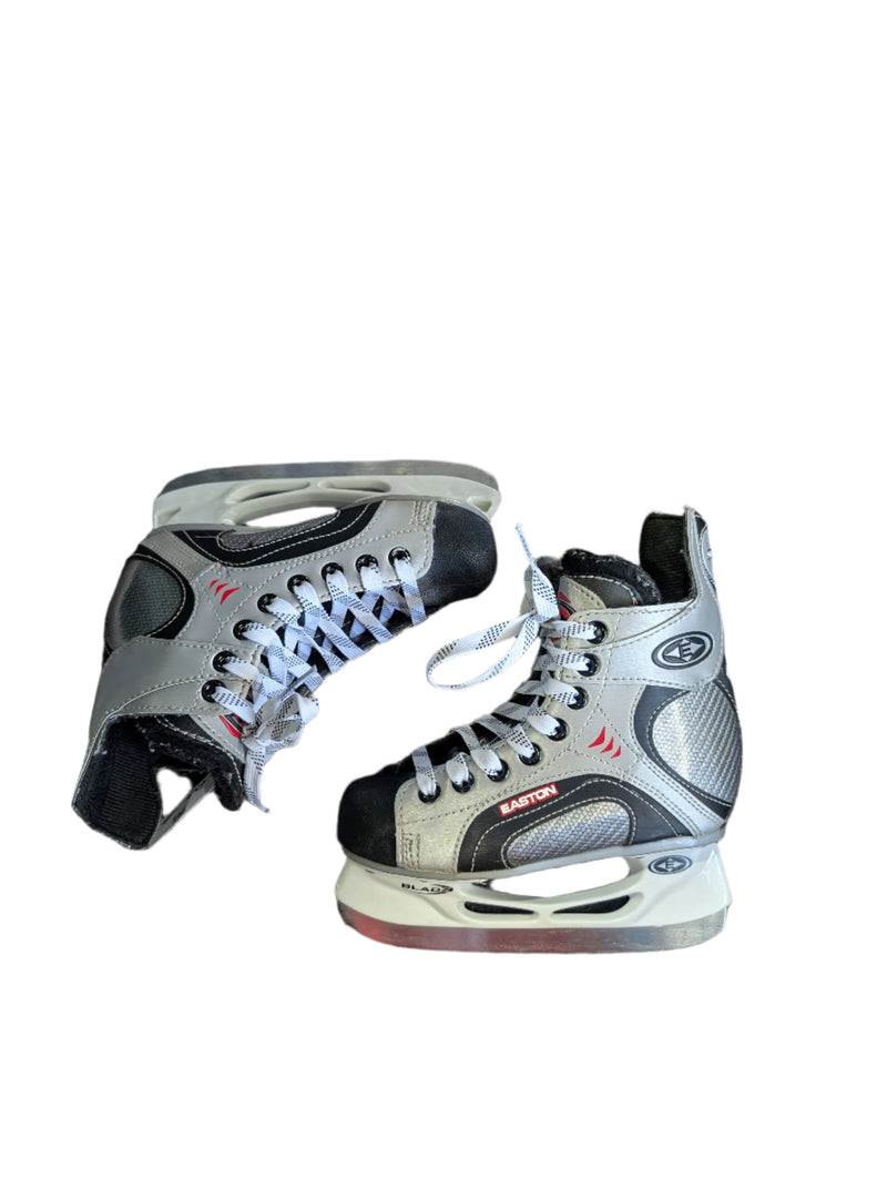 Load image into Gallery viewer, Used Easton Synergy Pro Youth Size 13 Hockey Skates
