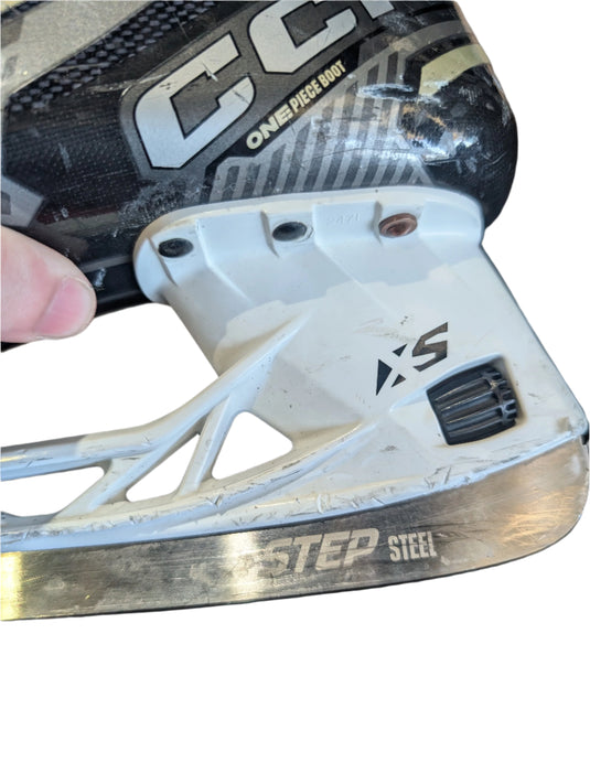 Used CCM Tacks AS-590 Size 5.5 Regular Width Intermediate Hockey Skates