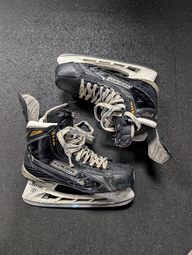 Load image into Gallery viewer, Used Bauer Supreme MX3 Size 7.5EE Ice Hockey Skates
