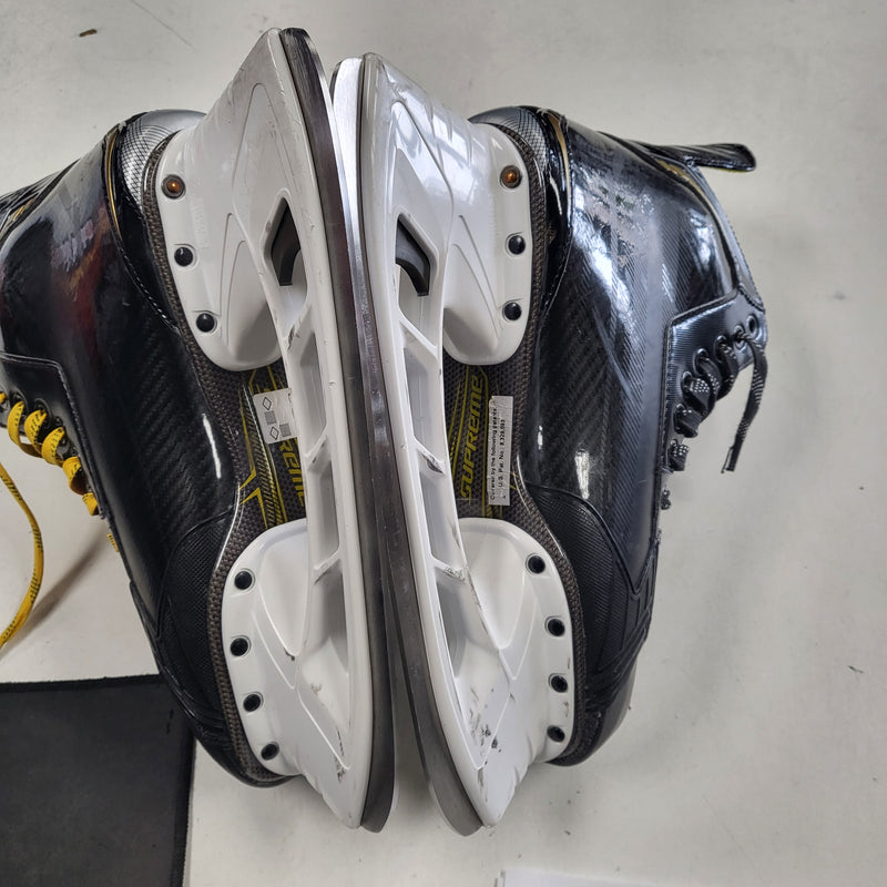 Load image into Gallery viewer, Used Bauer Supreme S29 Hockey Skates Size 11
