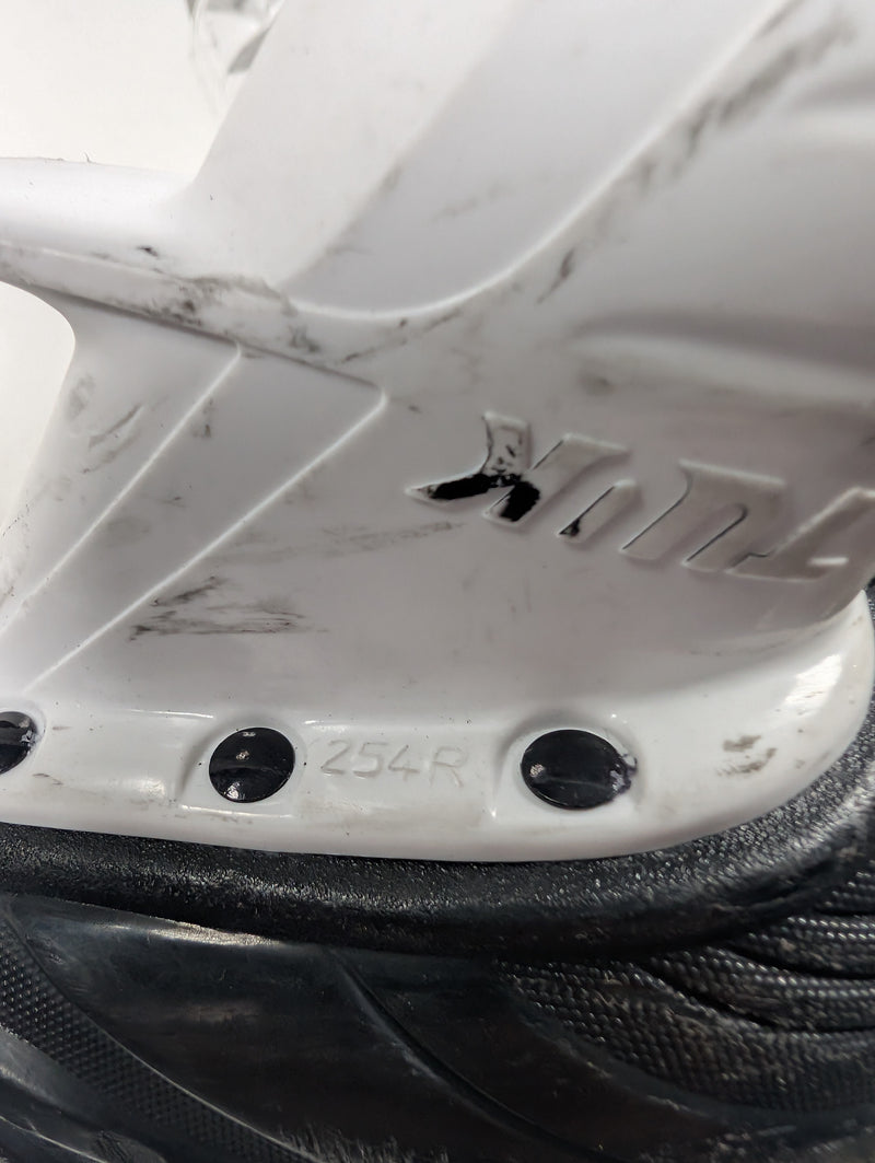 Load image into Gallery viewer, Used Bauer XLP Size 6 Ice Hockey Skates
