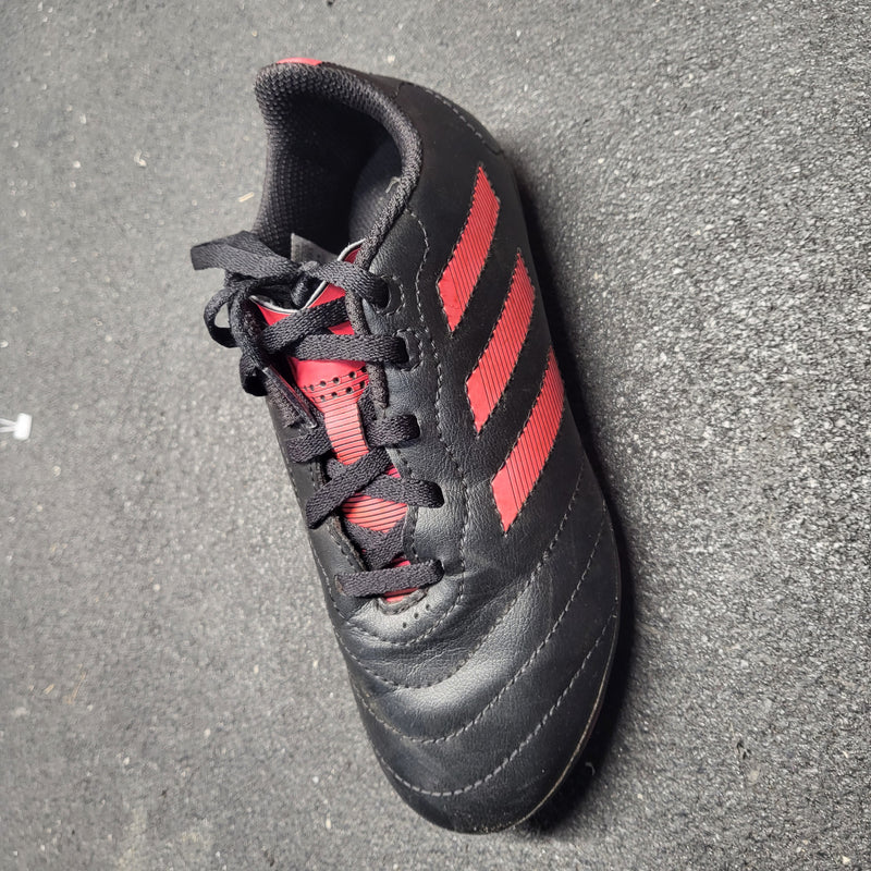 Load image into Gallery viewer, Used Adidas Pink/Black Soccer Cleats Size 1
