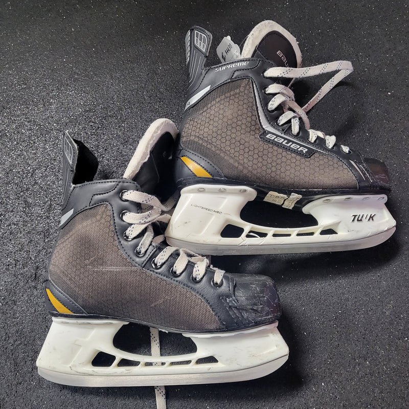 Load image into Gallery viewer, Used Bauer Supreme One .4 Hockey Skates Size 5
