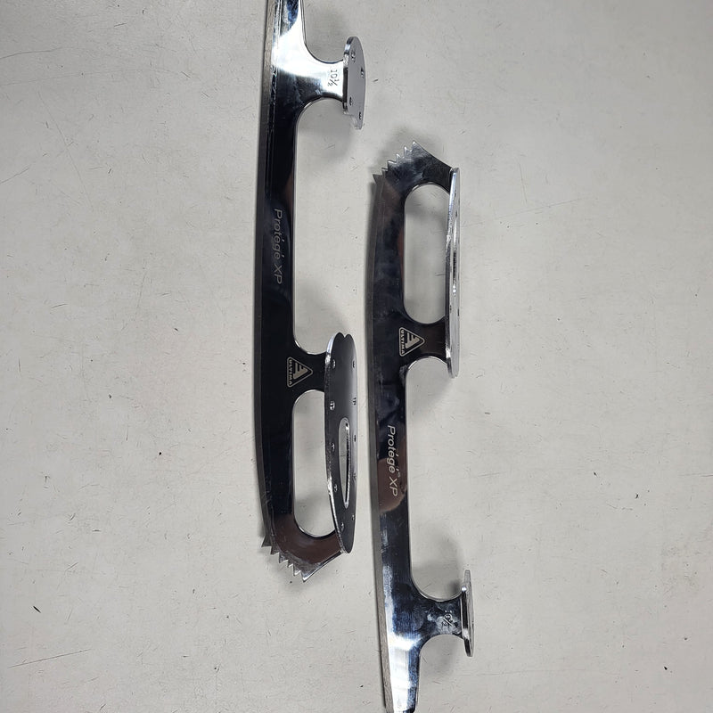 Load image into Gallery viewer, Jackson Ultima Protege XP Size 10.5&quot; New Figure Skate Blades
