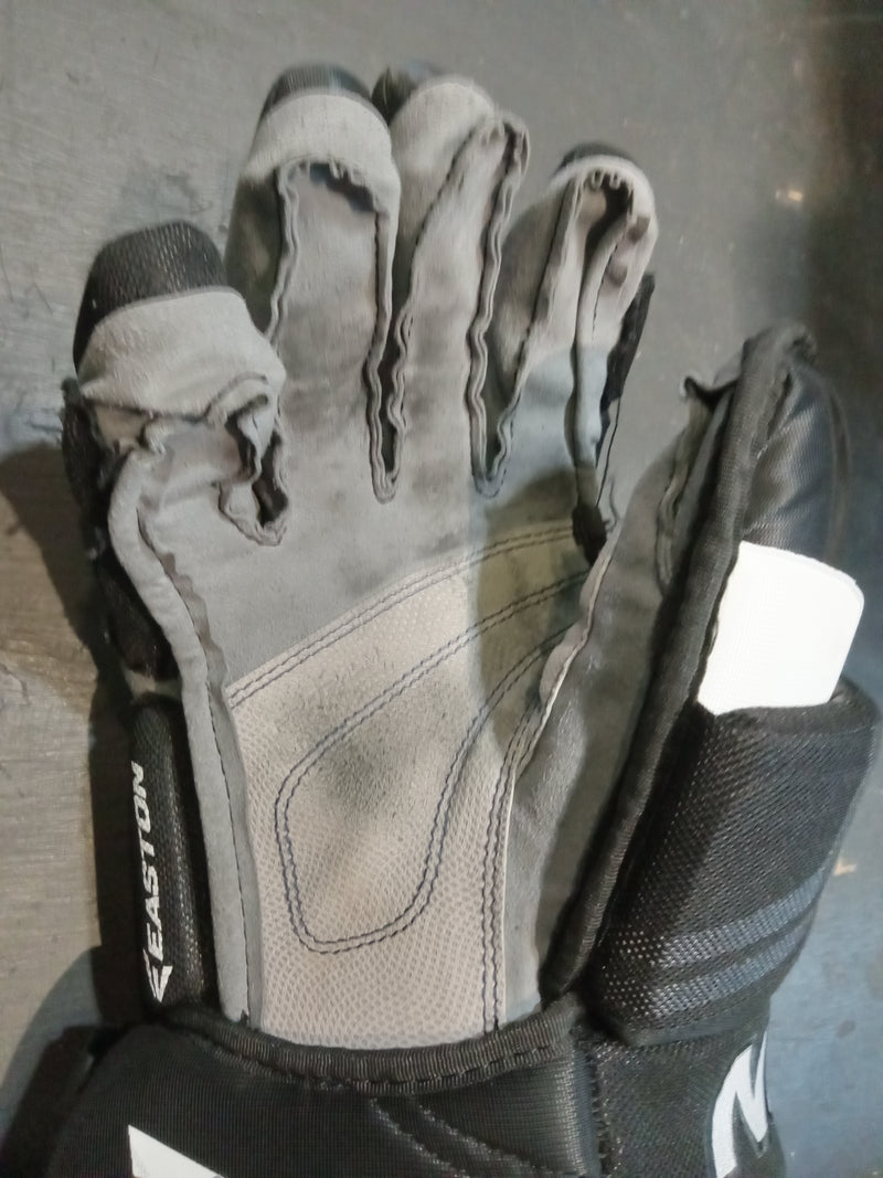 Load image into Gallery viewer, Used Easton Pro10 Sr. Hockey Gloves
