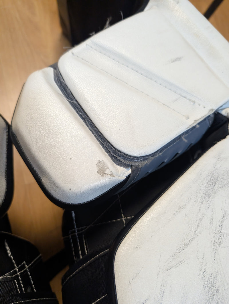 Load image into Gallery viewer, Used Warrior RG5 Senior Plus 36+1.5&quot; Hockey Goalie Pads
