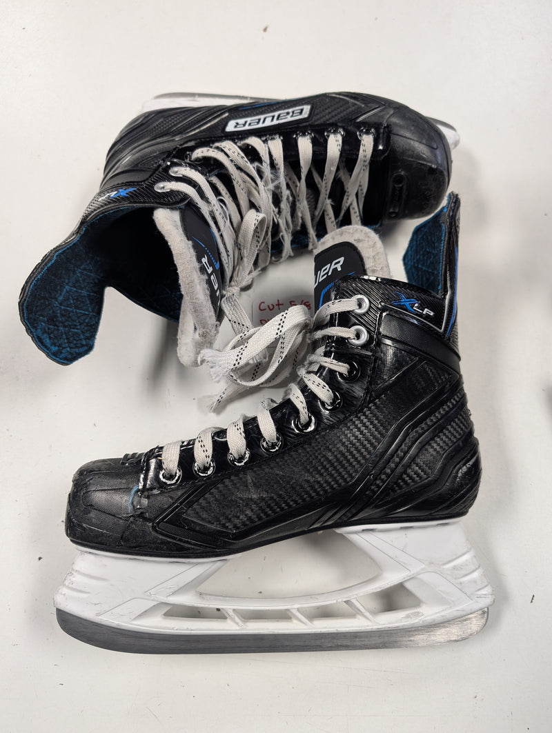 Load image into Gallery viewer, Used Bauer XLP Size 6 Ice Hockey Skates
