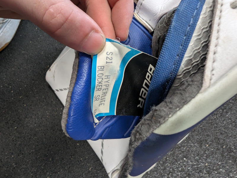 Load image into Gallery viewer, Used Bauer Vapor Hyperlite Senior Regular Hockey Goalie Blocker
