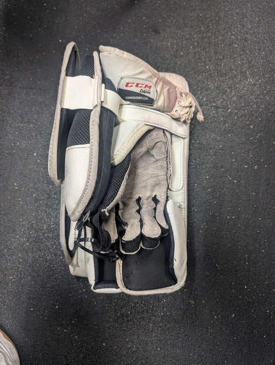 Used CCM Extreme Flex 500 Goalie Blocker