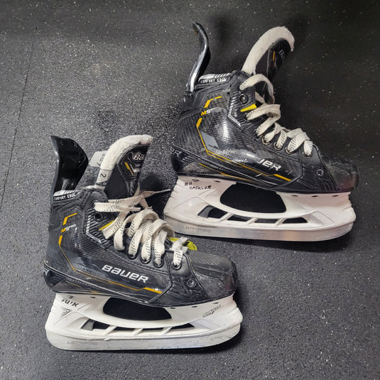 Used Bauer Supreme M5 Pro Youth Size 2 D