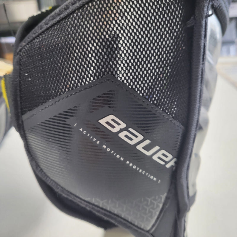 Load image into Gallery viewer, Used Warrior Alpha LX 40 Shin Guards 11 Inch
