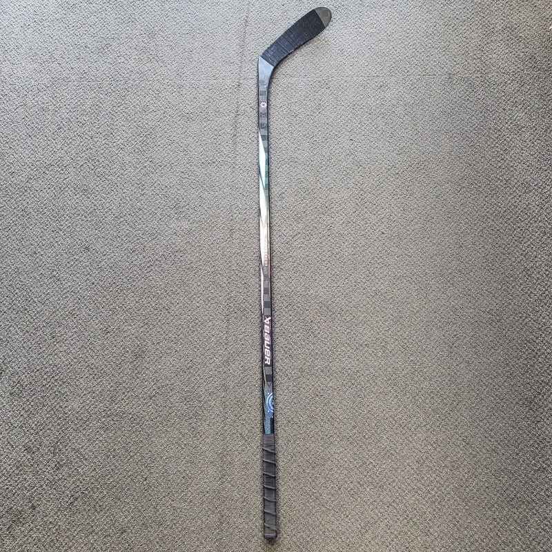 Load image into Gallery viewer, Bauer Proto R Hockey Stick - P28 50 Flex
