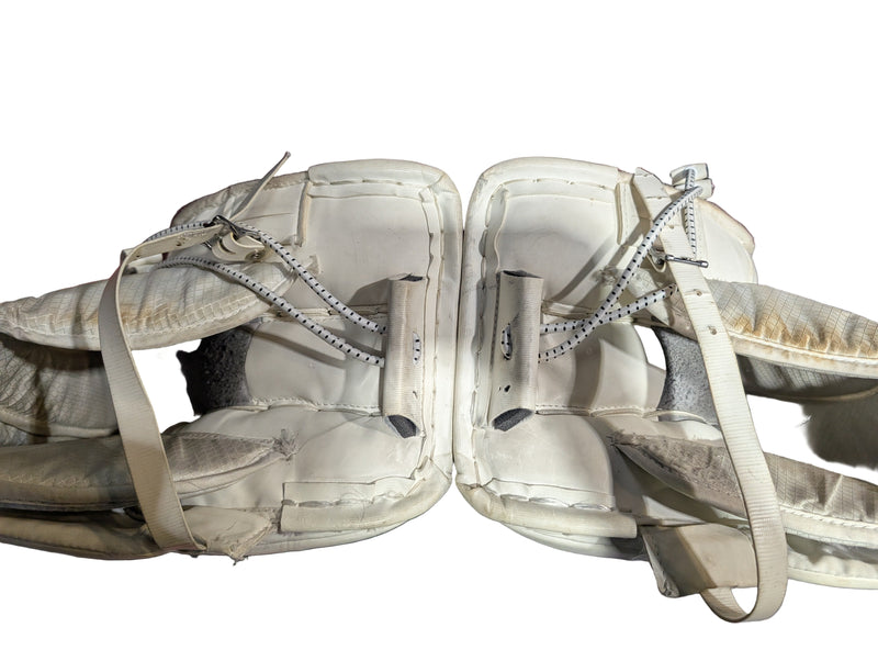 Load image into Gallery viewer, Used CCM E-Flex E3.9 29+1&quot; Intermediate Goalie Leg Pads
