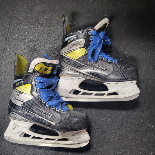 Used Bauer Supreme S37 Size 5 Ice Skates