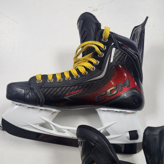 CCM JETSPEED FT8PRO SZ 9.5 SKATES