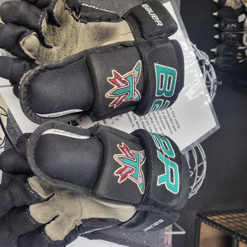 Load image into Gallery viewer, Used Bauer Vaper Elite Tacoma Rockets Hockey Gloves 10" - 25cm
