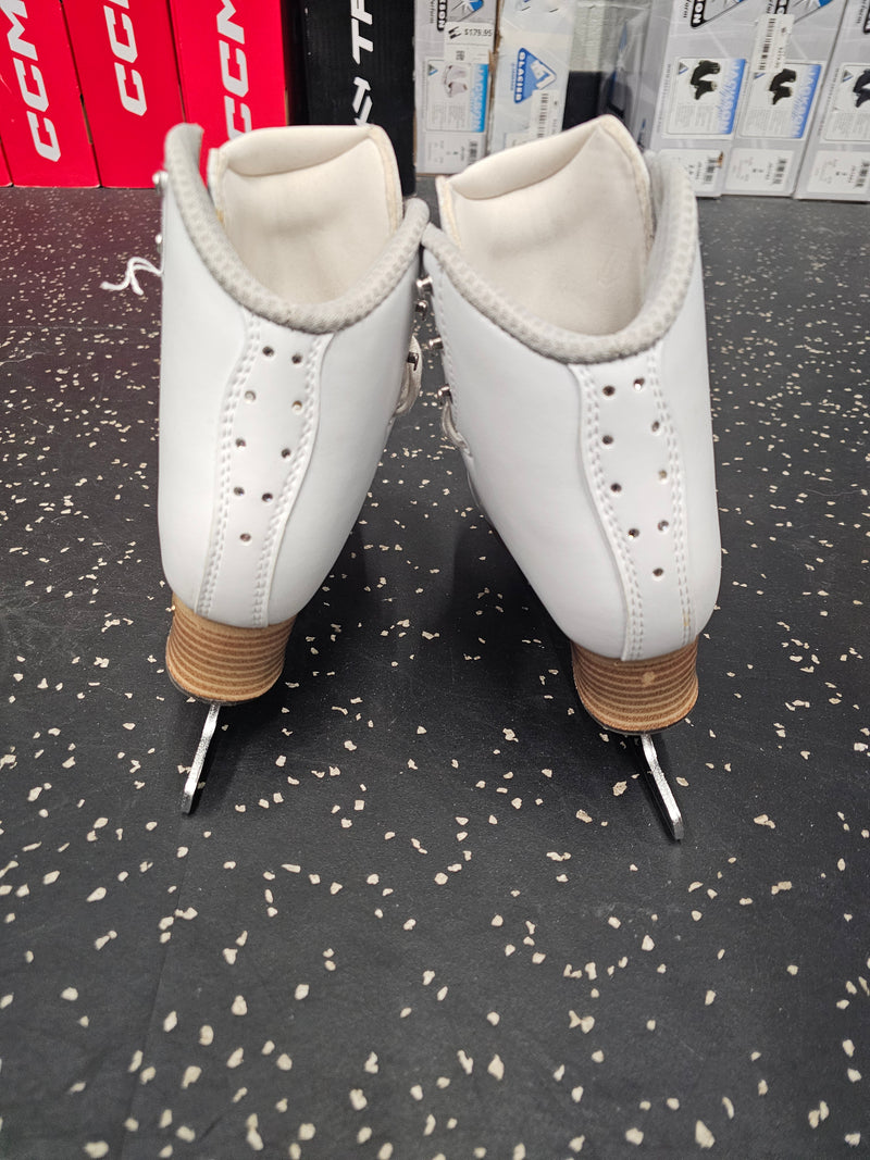 Load image into Gallery viewer, Slightly Used Jackson Ultima Evo Figure Skates, JR 2
