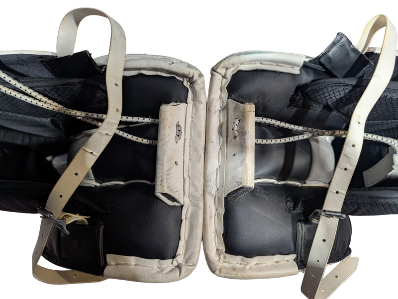 Load image into Gallery viewer, Used CCM E-Flex E3.9 30+1&quot; Intermediate Goalie Leg Pads
