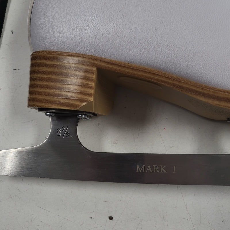 Load image into Gallery viewer, Used Jackson 200 Figure Skates Size 3
