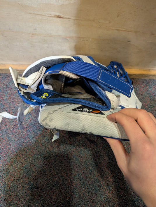 Used Regular Bauer Vapor 3X Intermediate Hockey Goalie Glove