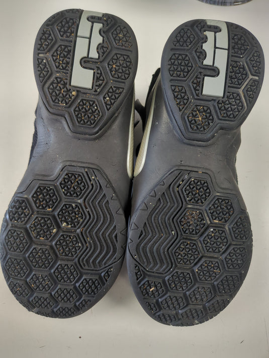 Used Nike Lebron James Soldier 9 IX Black Basketball Shoes Size 7 Yth