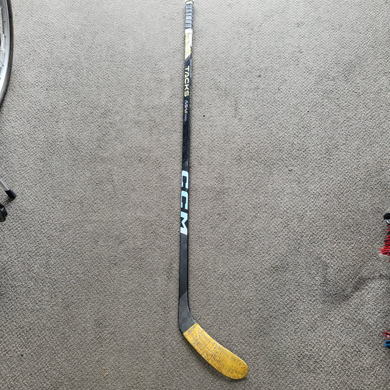 Load image into Gallery viewer, Used CCM Tacks AS-VI Pro 55 Flex P28 RH Hockey Stick
