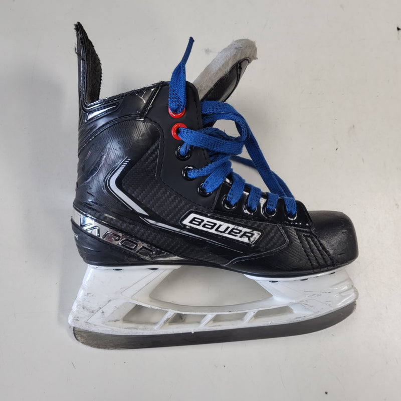 Load image into Gallery viewer, Used Bauer Vapor X3.5 Hockey Skates Size 2.5
