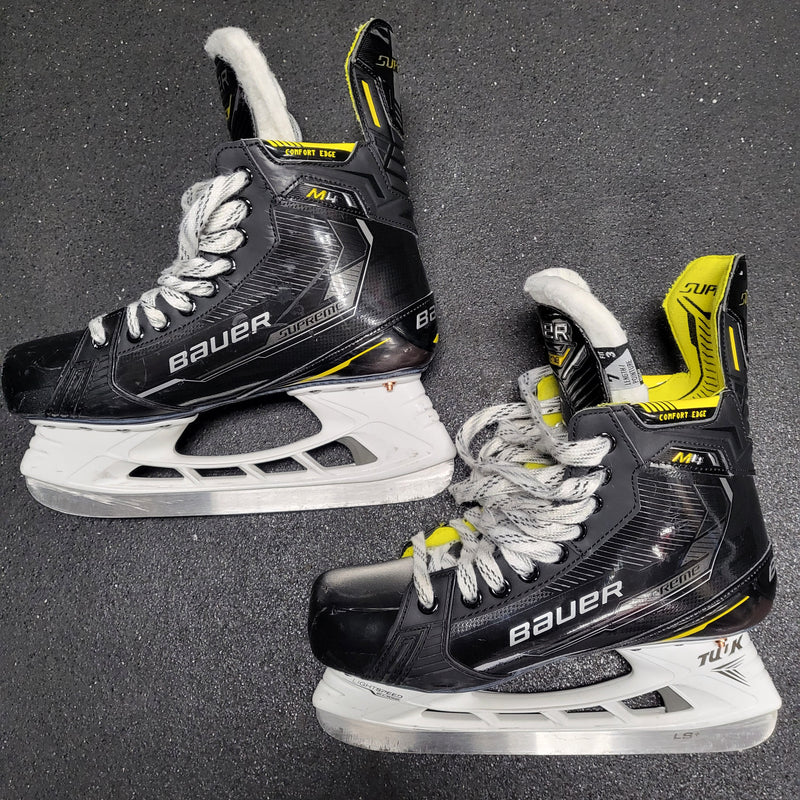 Load image into Gallery viewer, Used Bauer Supreme M4 Hockey Skates - Size: 7 Fit: 3
