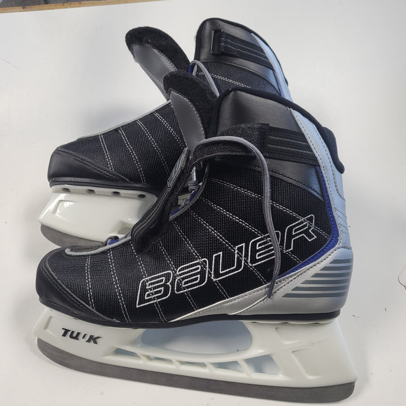 Load image into Gallery viewer, Used Bauer Unisex Fit Size 9 Ice Skates
