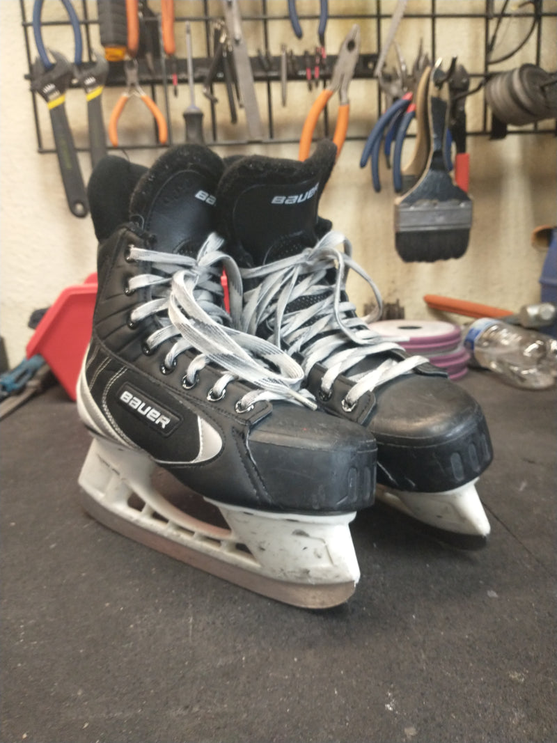 Load image into Gallery viewer, Used Bauer Flex lite 44 Size 2 Hockey Skates
