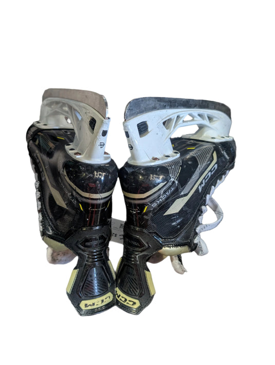Used CCM Tacks AS-590 Size 5.5 Regular Width Intermediate Hockey Skates