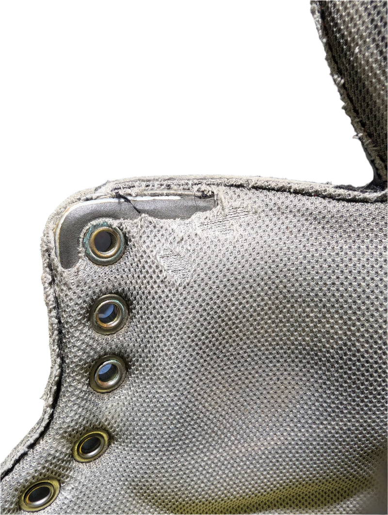 Load image into Gallery viewer, Used Bauer Vapor X-Shift Size 5 D Ice Hockey Skates
