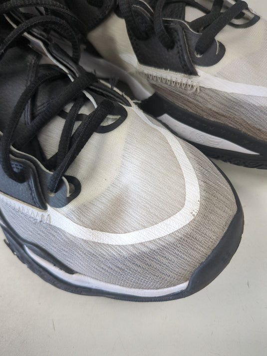 Used Nike Kyrie Infinity TB White Black Mens Size 9 Court / Basketball Shoe