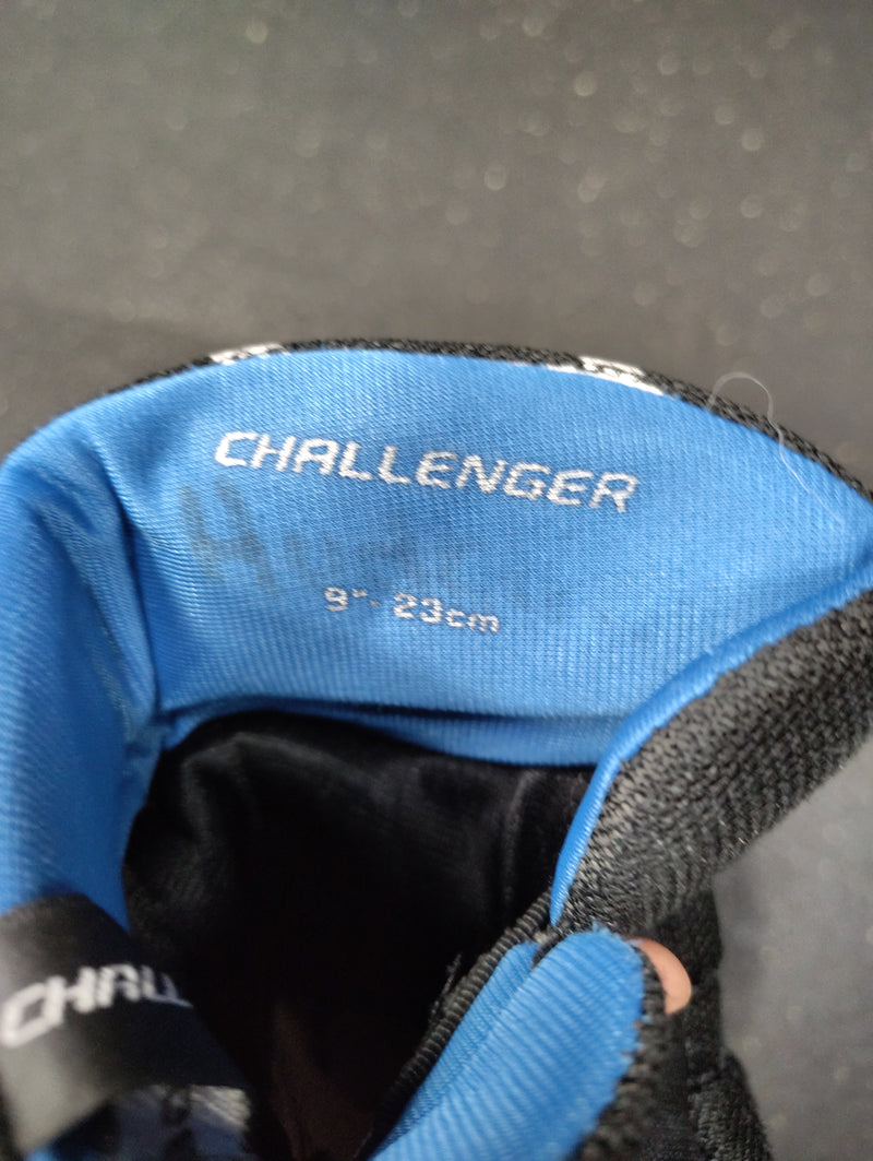 Load image into Gallery viewer, Used Bauer Challenger Hockey Gloves 9" Inch
