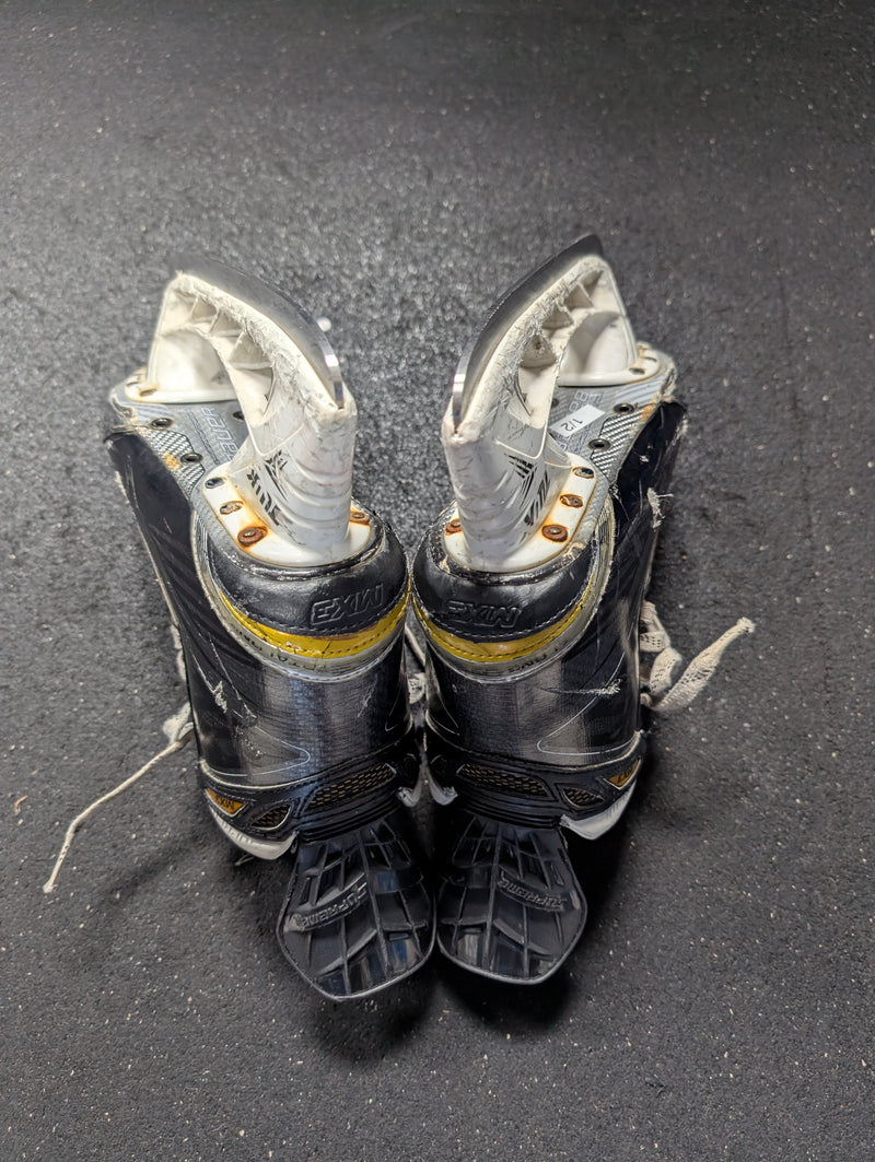 Load image into Gallery viewer, Used Bauer Supreme MX3 Size 7.5EE Ice Hockey Skates
