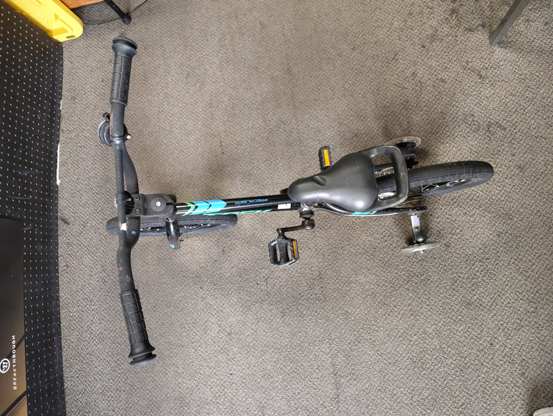 Load image into Gallery viewer, Used Trek Precaliber 16 Kids Bicycle W 16" Wheels And Training Wheels
