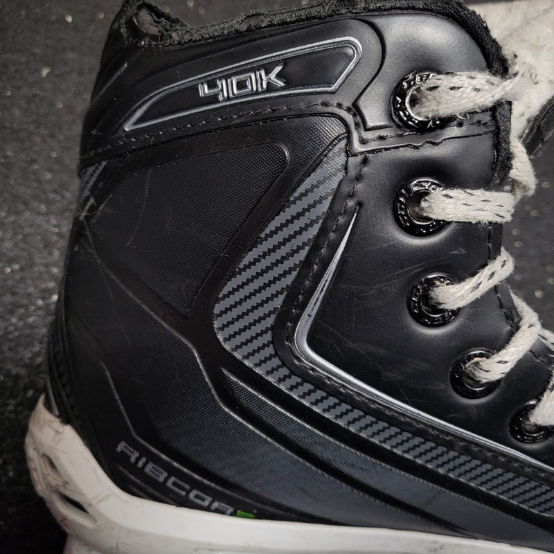 Load image into Gallery viewer, Used CCM Ribcor 40K Junior Size 3.5D Hockey Goalie Skates
