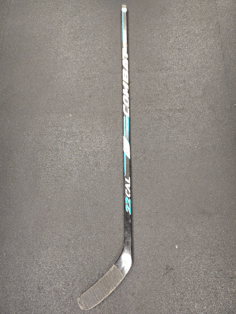 Load image into Gallery viewer, Used Combat 22 Cal Hockey Stick - 100 flex
