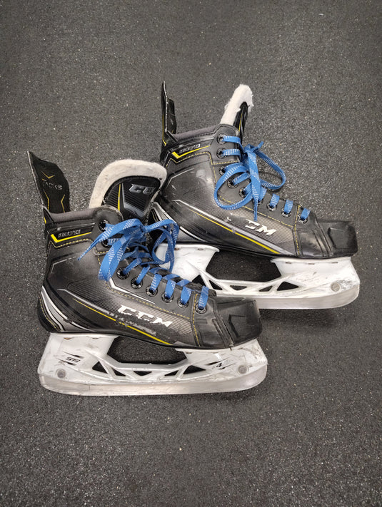 Used CCM Tacks 9070 Skates - Size 4