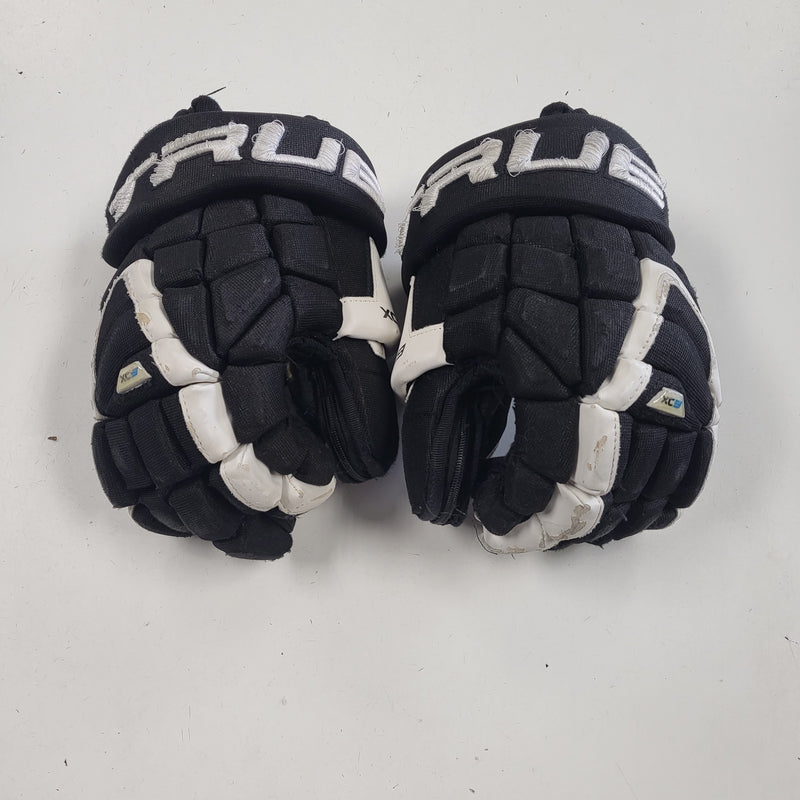 Load image into Gallery viewer, Used True XC9 Hockey Gloves 11 Inch
