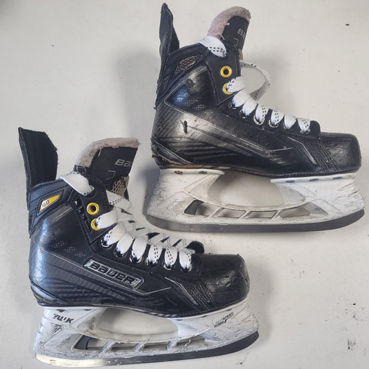 Used Bauer Supreme 160 Hockey Skates - Size: 3