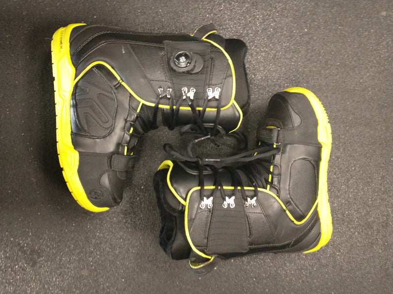 Load image into Gallery viewer, Used K2 Darko Size 9 Snowboard Boots
