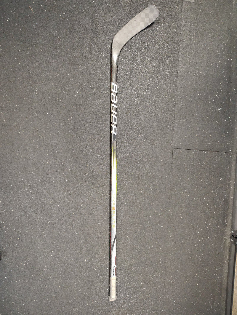 Load image into Gallery viewer, Used Bauer Hyp2rlite Right Handed Hockey Stick Broken Toe
