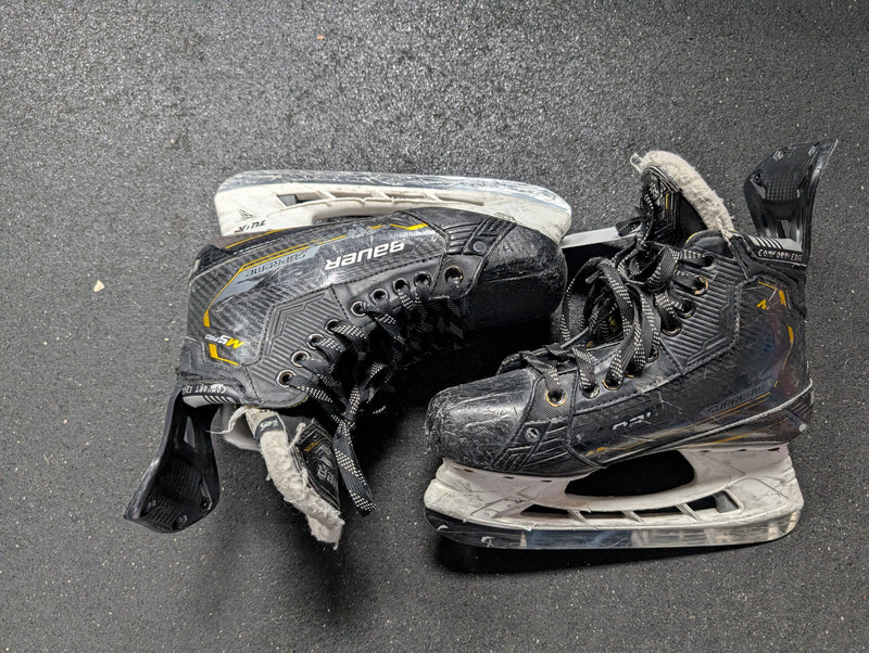 Load image into Gallery viewer, Used Bauer Supreme M5 Pro Intermediate Size 5 Fit 3 Hockey Skates
