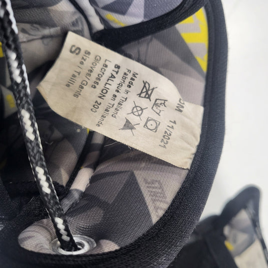 Used STX Stallion Lacrosse Gloves Size Small