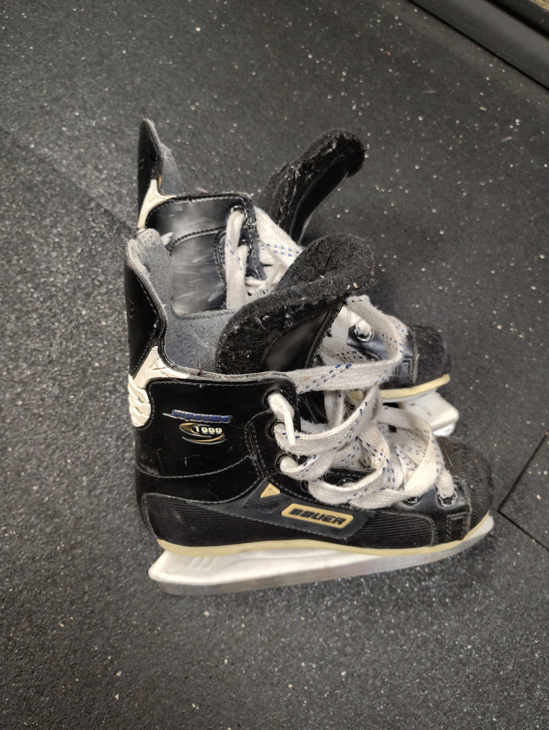 Load image into Gallery viewer, Used Bauer Supreme 1000 Hockey Skates Youth Size 12
