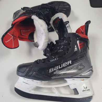 Used Bauer Vapor X5 Pro Int. Size 4 Fit 1 Hockey Skates